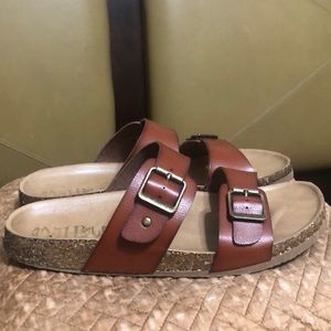 Size 9 women’s sandals